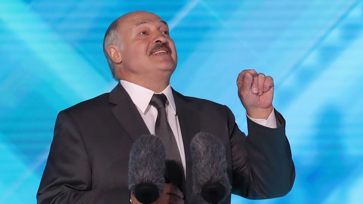 Běloruské úřady blokují internet v den voleb. Favoritem Lukašenko